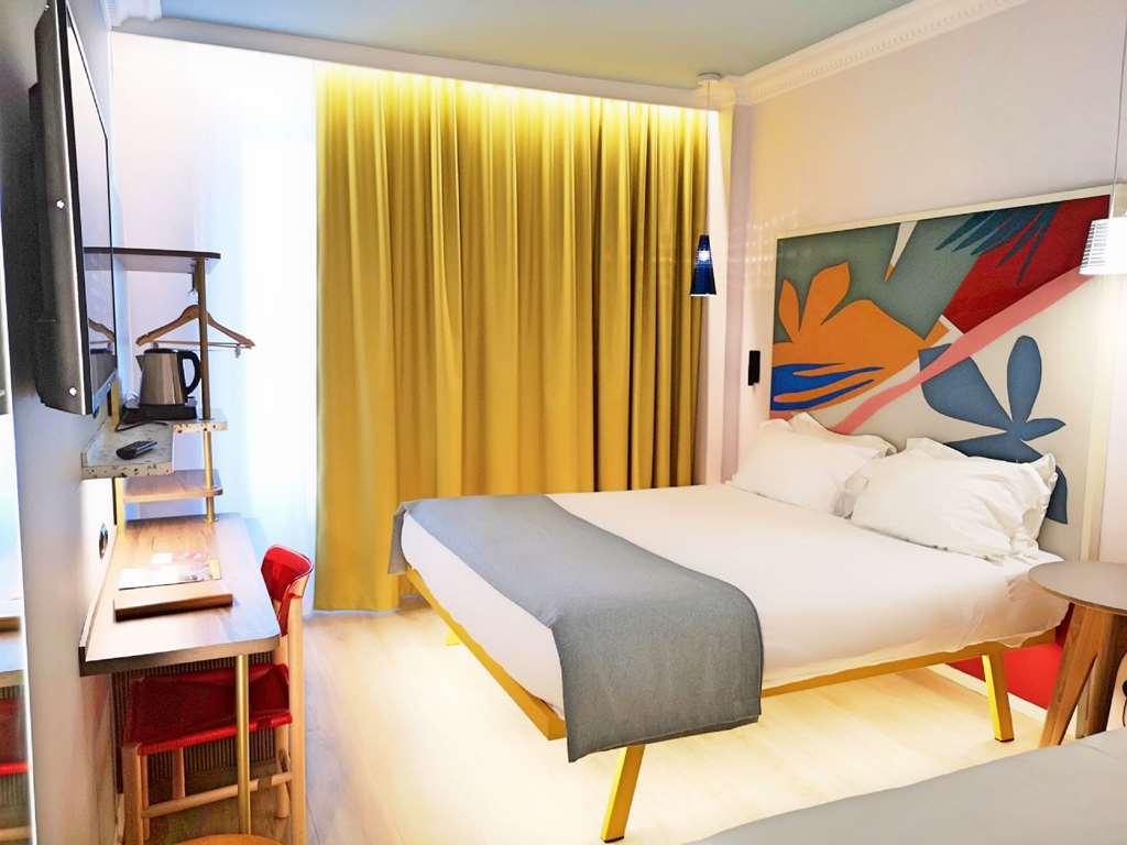 Hotel De La Paix Paris Room photo